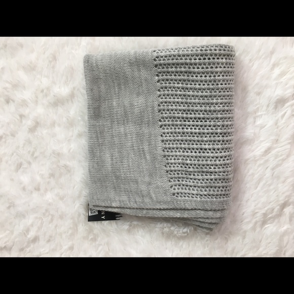 DKNY Open-Knit Blocked Scarf Heather Gray - Picture 7 of 7